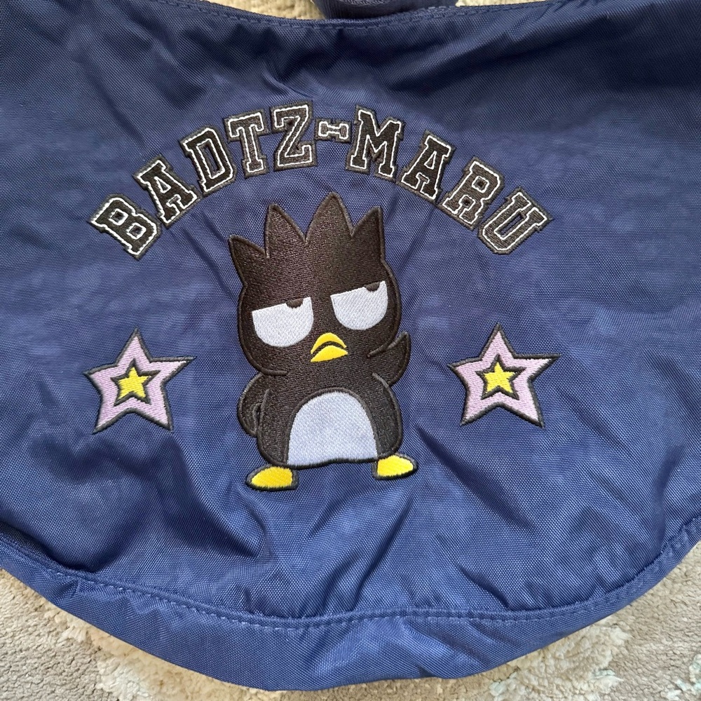 BAGGU Medium Nylon Crescent Bag UO Exclusive - Badtz Maru - Picture 3 of 5